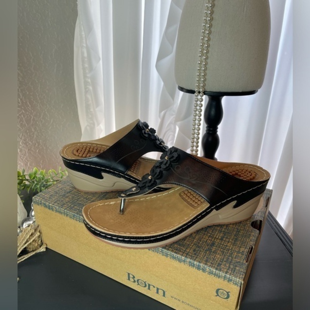 Born Black Wedge Sandals Size 10